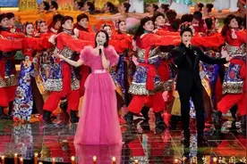 央视国庆晚会今晚播出 众星齐唱“祝你生日快乐”图片
