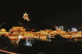 VLOG丨夜游铜仁中南门 大表姐小表妹带你沉浸古城夜色图片