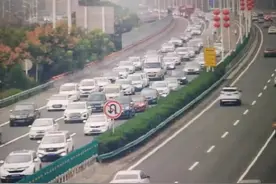 西安部分收费站临时管制！这些车入陕需持48小时内核酸报告图片
