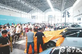 2021广西车交会盛大开幕，80个主流汽车品牌800余款车型亮相南宁图片