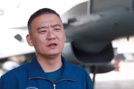 第十三届中国航展歼-10C首秀！第三代战机空战能力再提升图片