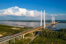 “一桥飞架南北，天堑变通途”——从不断架起的长江大桥看“中国桥”建设发展成就图片