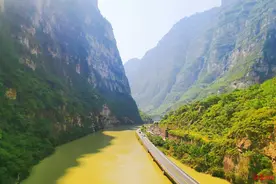 国庆假期前往金口大峡谷和铁道兵博物馆请注意：5日前当地住宿床位基本饱和图片