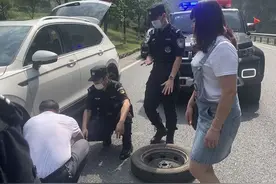 给乐山民警点赞！外地游客拍视频表白“警察叔叔最可爱”图片