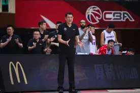 巩晓彬辞去山东男篮主帅职务 原青岛青年队主帅徐长锁接任图片