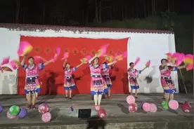 石和镇举办迎国庆暨2021年民族团结进步文艺汇演活动图片