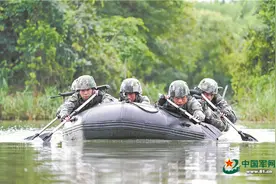两栖尖兵在行动——南部战区陆军某海防旅特战突击队考核掠影图片