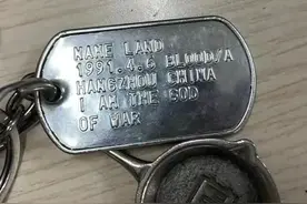 小纸船、梅干菜……你永远想不到，民警的包里有什么图片