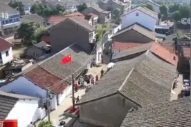 一个战士，一面国旗，一生守护图片