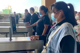 “秒速”通过！昆明南站防疫智能闸机启用图片