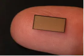 英特尔发新神经形态芯片，31mm²容纳100万人工神经元图片