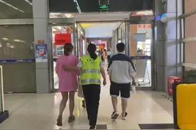 夫妻高速吵架，暴脾气老公破口大骂后丢下娘俩玩失踪图片