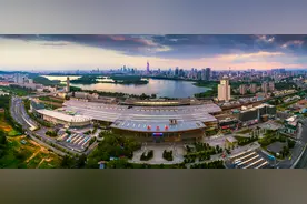 去南京火车站，给城市来张“标准证件照”图片