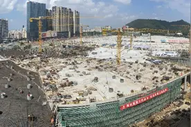 国庆千名工人坚守一线，深圳地铁12号线预计明年初接新车图片