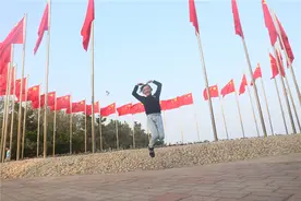 我跟国旗合张影合集｜比心表白！我爱你，中国图片