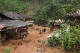 李小云：这家的扶贫房，为什么四年都没盖起来？图片