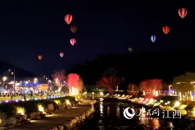 江西：国庆假期 带动火爆夜经济图片