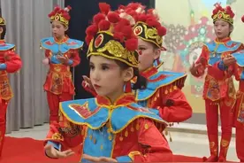 「文化润疆」飒！“小花木兰”唱豫剧图片