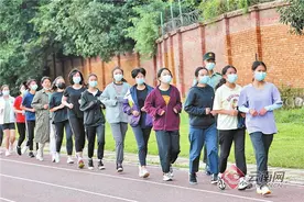云南省高质量完成下半年新兵征集工作 云岭儿女奔赴各地参军报国图片
