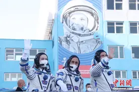 俄罗斯电影摄制组赴国际空间站拍摄首部太空电影图片