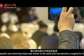 用世界声音讲述湖北“国际范儿”中英文双语短视频《这一刻，在湖北》创作幕后图片
