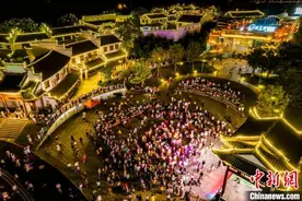 江西新余：夜间旅游点亮假日生活图片