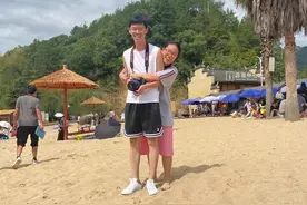 高速这么堵，为什么我们还要回老家？网友一句话破防图片