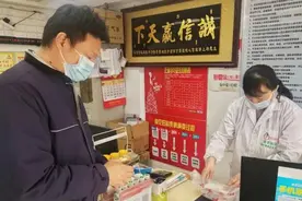 开着最冷清的公交，暖着最炙热的人心！武汉司机小吴火了图片