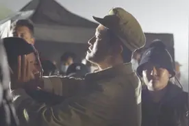 《长津湖》独家片场揭秘：吴京、易烊千玺演绎战场兄弟情