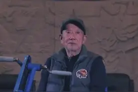 泪目！冰雕连幸存老兵连说三声对不起图片