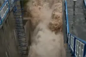 山西清徐县和祁县多处决堤，多个村庄进水，村民：农作物损失严重图片