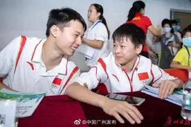 广州三位奥运冠军回母校，欢迎冠军回家图片