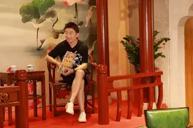 “干一行爱一行”的杨迪：快乐是不骗人的，观众能体会到你由衷的快乐｜封面会客厅图片