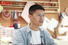 95后小伙4年做200多件旗袍：希望让更多人感受到旗袍的美图片