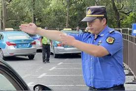 杭州灵隐景区首次实行车辆预约制，背后要感谢他们的默默付出图片