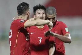 武磊补时绝杀！国足3:2险胜越南，取得12强赛首场胜利图片