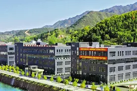 山阳：勇立潮头 工业经济聚势腾飞图片
