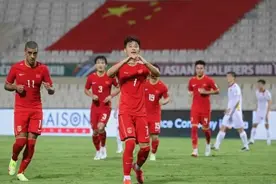 好悬，终于赢了！武磊绝杀！中国男足3比2击败越南队图片