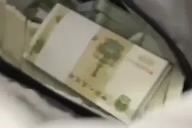 济南一男子提百捆1元纸币给好友随结婚礼：记账大爷看到手都抖了图片