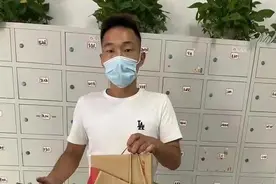 暖闻｜乘客“孝心鞋”遗落公交车，杭州司机及时归还图片