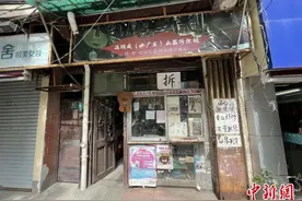 上海闹市中隐藏的“海上修琴师”：我是一个不会累的“玩家”图片