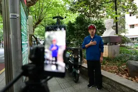 中山大学硕士，曾是英语老师，长沙这个英语超牛的“摩的师傅”火了图片