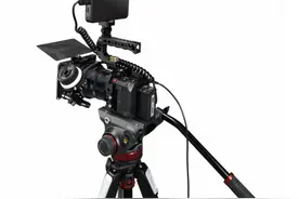 松下将全画幅Lumix S1H的优点塞进盒式摄像机中图片