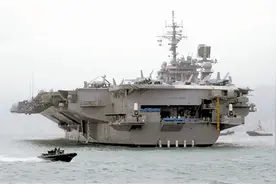 美贱卖两艘退役航母，一美分一艘图片