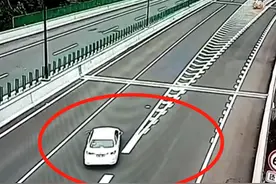 停车倒车、招手拦车问路……千黄高速上，女司机这一波操作真是一言难尽图片