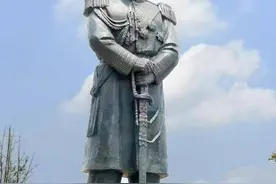 他是长眠于巍巍岳麓山的一代护国名将，传奇生平让人感慨图片