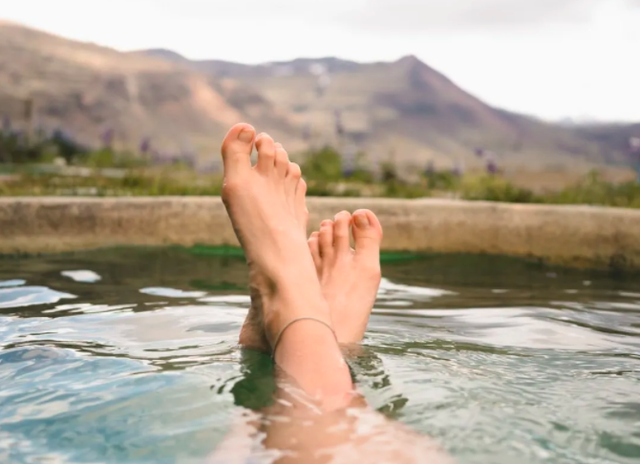 身体乳可以擦脚足部吗