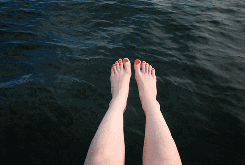 身体乳可以擦脚足部吗