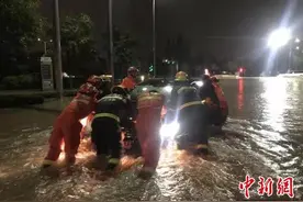 山西基层消防站3天冒雨救援72人：有人被困就毫不犹豫去救图片