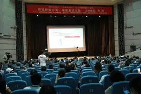 孩子学英语家里到处贴单词卡管用吗？特级教师破解学英语误区图片